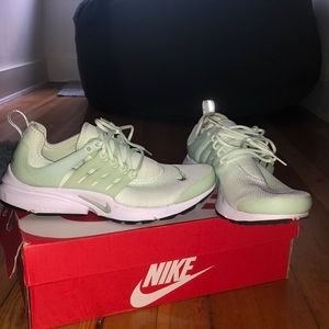 Women’s Air Presto